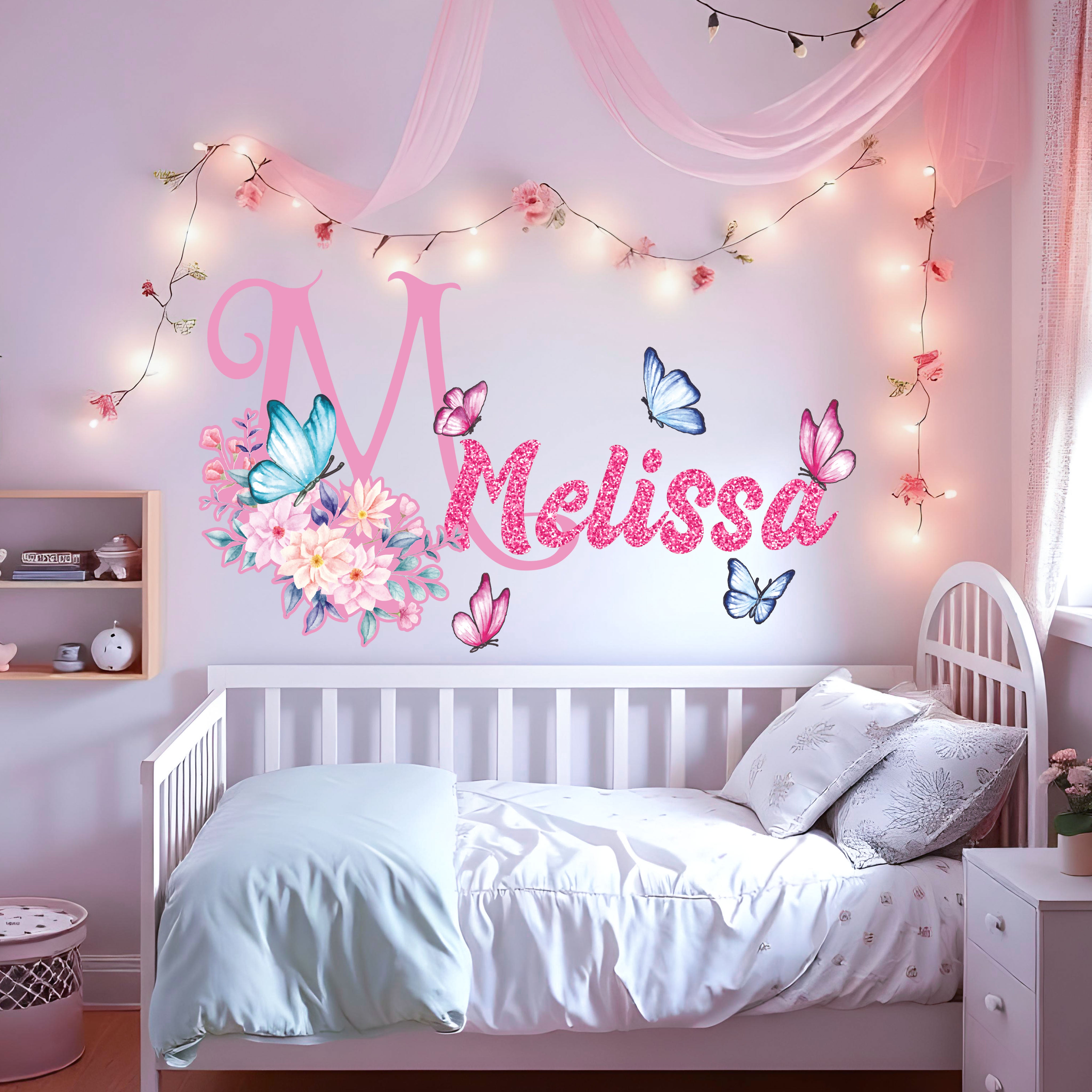 Adesivos de Parede Personalizados com Nome para Meninas - Decoração Infantil com Borboletas e Flores - Vinil Decorativo para Quarto Infantil