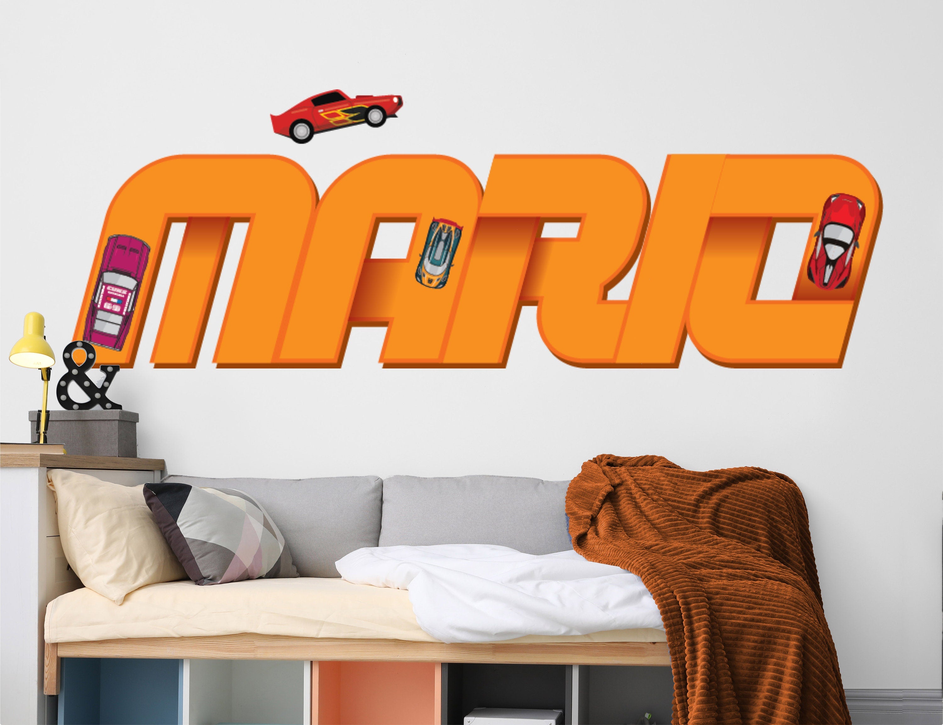 Decalque de Parede de Carros de Corrida para Quarto de Meninos - Decoração de Quarto Personalizada com Nome - Decoração de Quarto com Tema de Carro - Autocolante de Carro de Corrida - Decalque de Parede Personalizado com Nome para Meninos